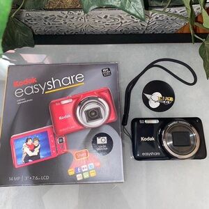 [SOLD] Kodak Easy Share M583